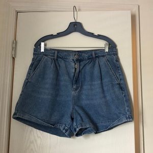 American Eagle women’s mom short
